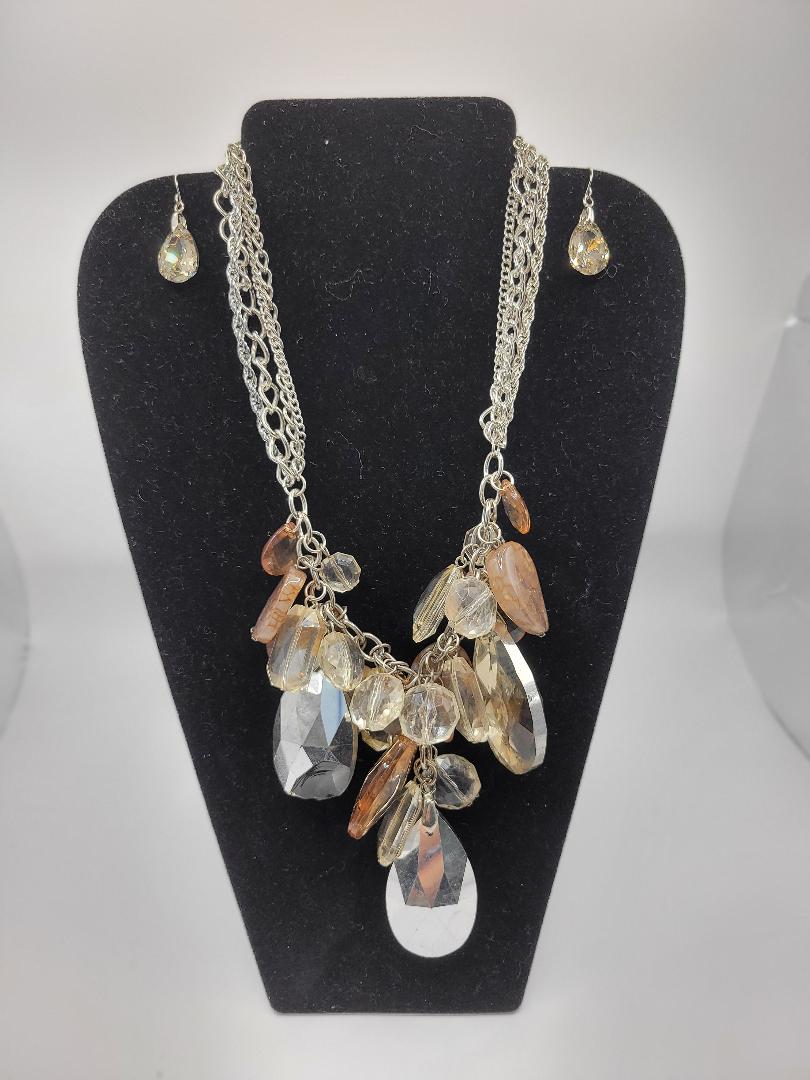 Set of Necklace with Earrings